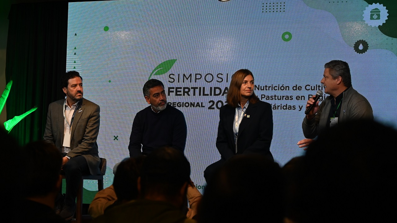 Fertilidad 2026 - El rector Marull acompañó la apertura del Simposio Regional